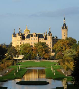Schwerin Castle Garden Photo: A.Duerst, STUDIO 301