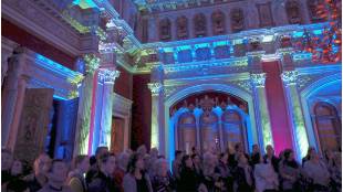 Thronsaal in neuem Licht Kulturnacht 2016 Thronsaal in neuem Licht Kulturnacht 2016