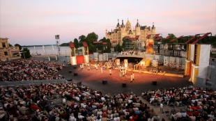 Die Bühne der Schlossfestspiele Schwerin auf dem Alten Garten